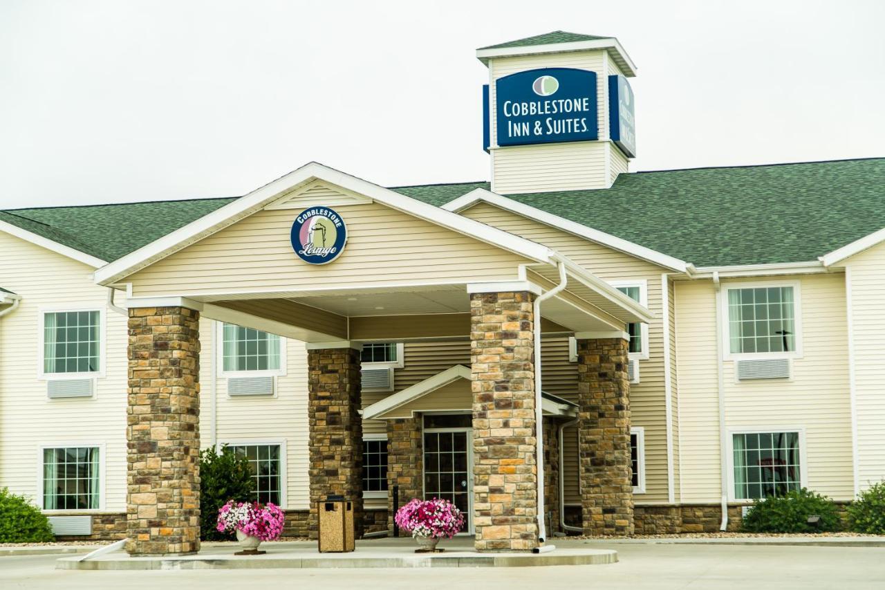 Cobblestone Inn & Suites-Winterset Exterior foto